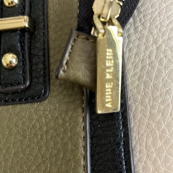 ANNE KLEIN PURSE - Picture 4 of 7